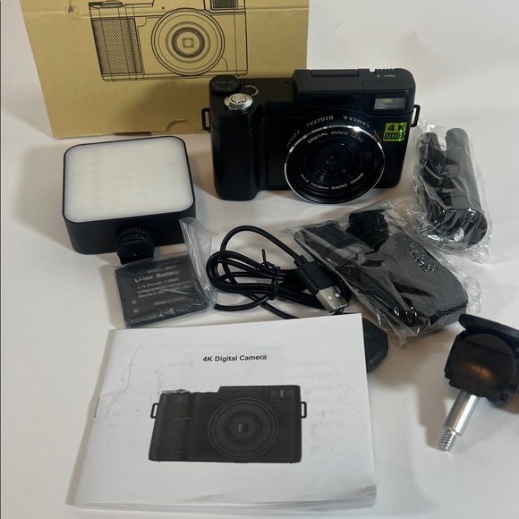 Digital vlogging Camera with Accessories - Black - Picture 3 of 7